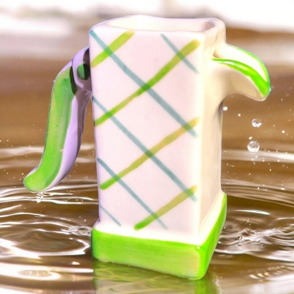 Mini ceramic water pump planter, spring home decor, Easter Home decor - Picture 2 of 7